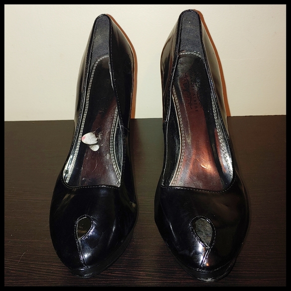 Charles Albert Teardrop Peep Toe Heels - Picture 7 of 9